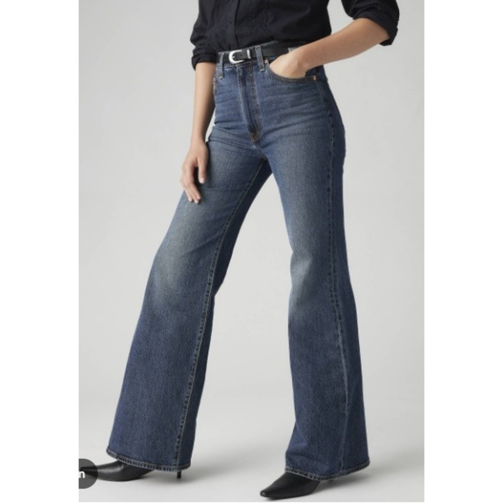 Levis Ribcage Bell Ultra High Rise Flare Jeans Medium Wash Romantic Story 28